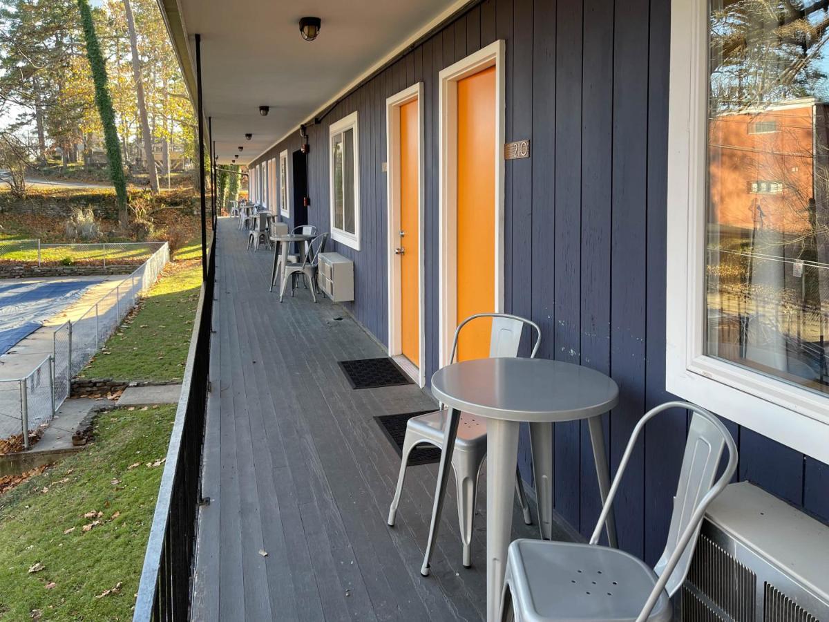 The Wanderoo Lodge Eureka Springs Bagian luar foto