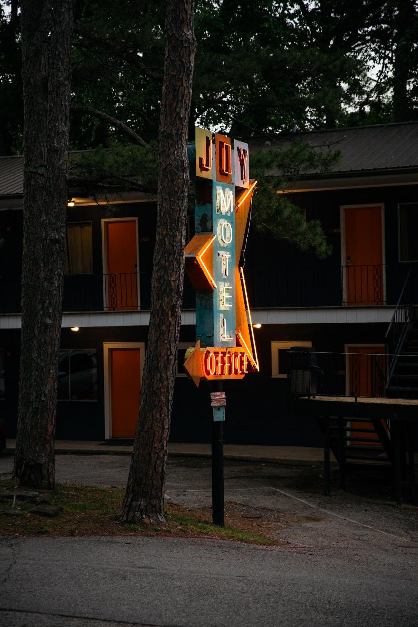 The Wanderoo Lodge Eureka Springs Bagian luar foto