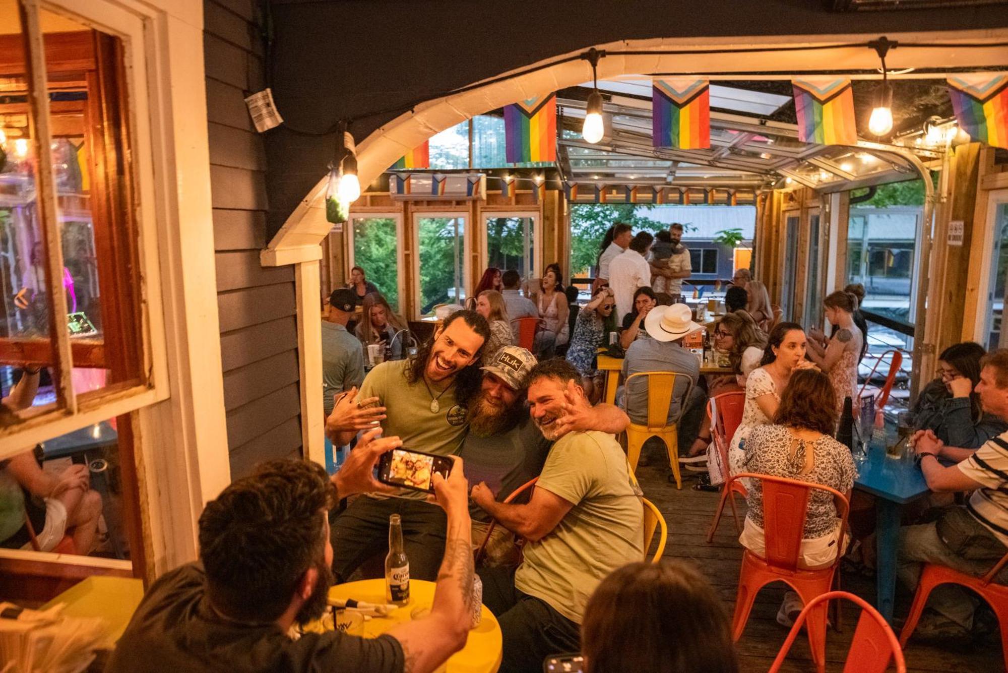 The Wanderoo Lodge Eureka Springs Bagian luar foto