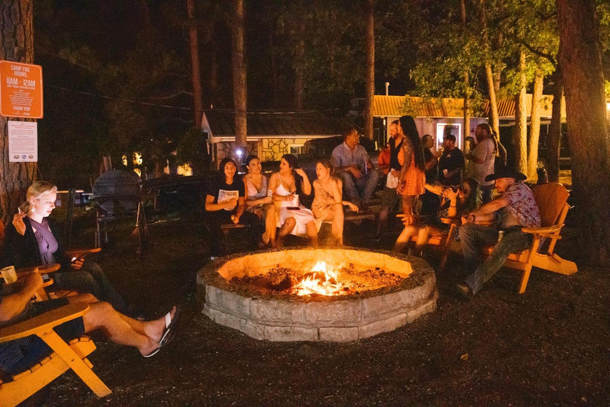 The Wanderoo Lodge Eureka Springs Bagian luar foto