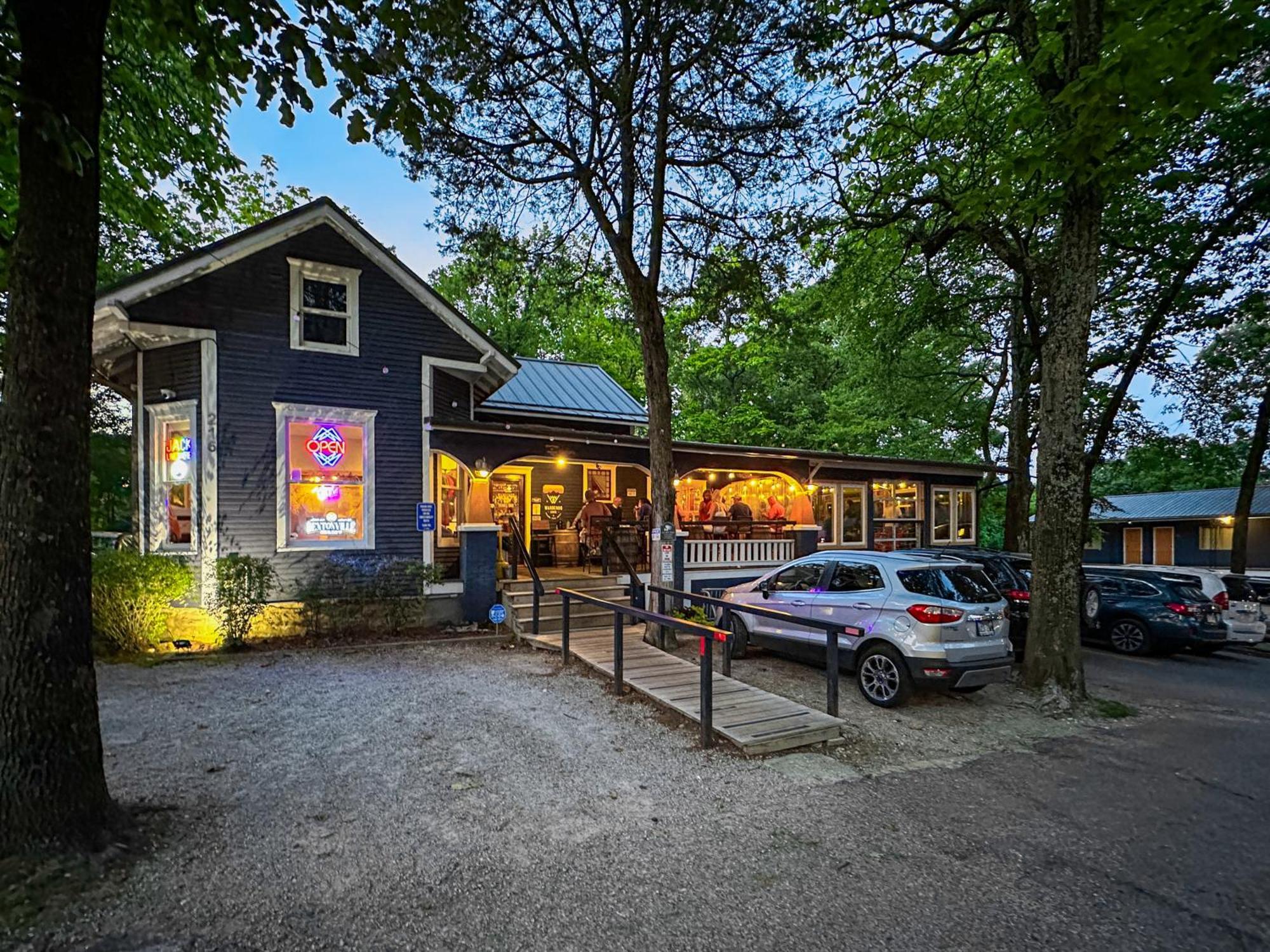 The Wanderoo Lodge Eureka Springs Bagian luar foto